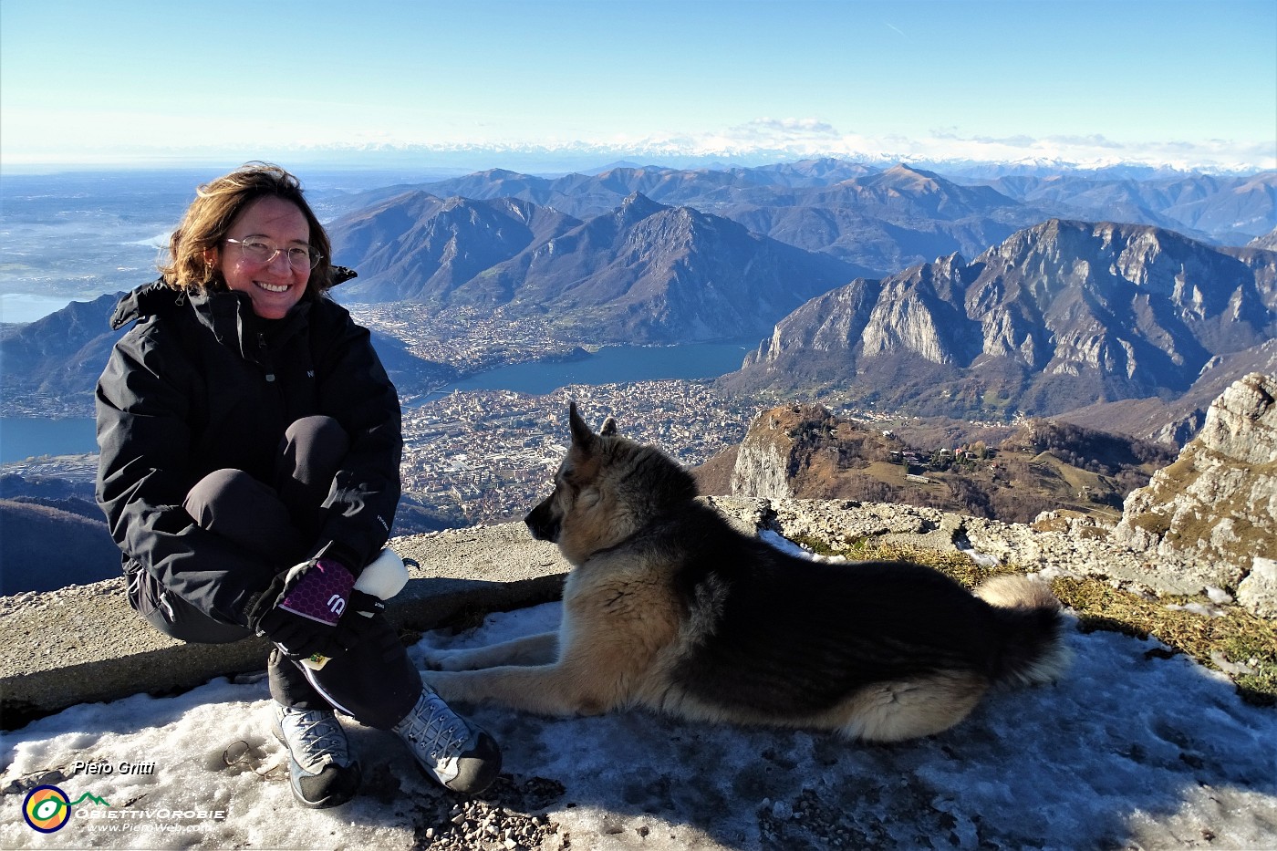 64 Dal Resegone vista spettacolare su Lecco, i suoi laghi , i suoi monti.JPG